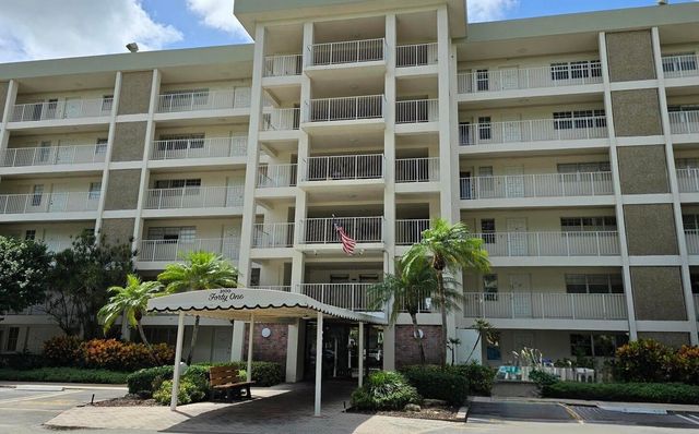 3150 N Course Lane 202, Pompano Beach, FL 33069