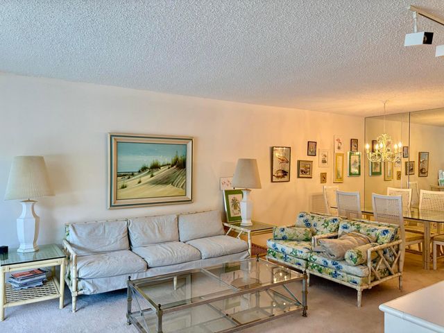 3150 N Course Lane 202, Pompano Beach, FL 33069