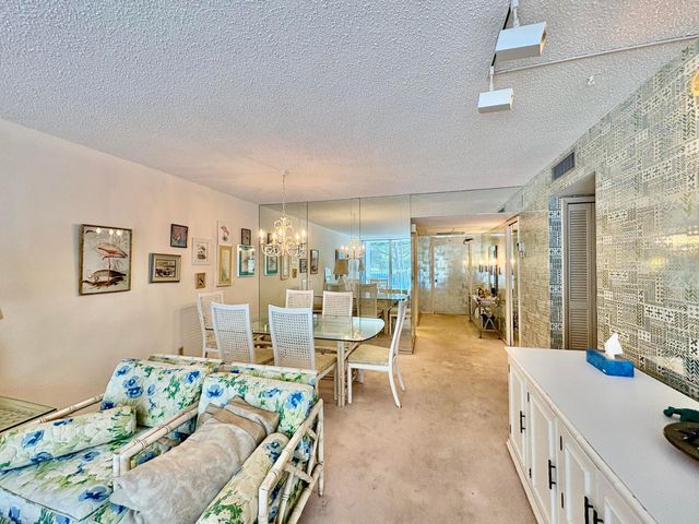 3150 N Course Lane 202, Pompano Beach, FL 33069