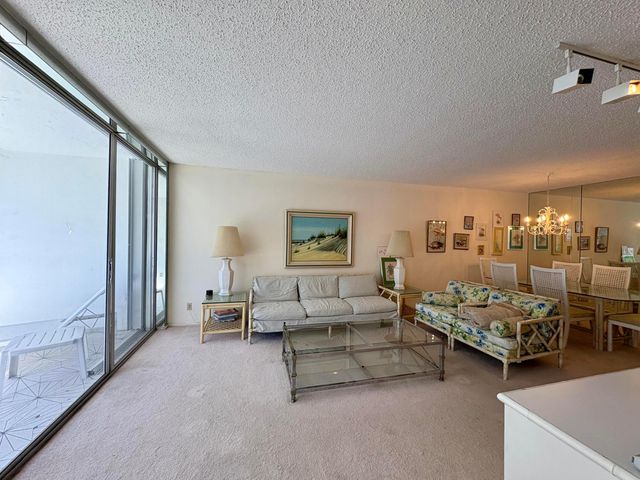 3150 N Course Lane 202, Pompano Beach, FL 33069