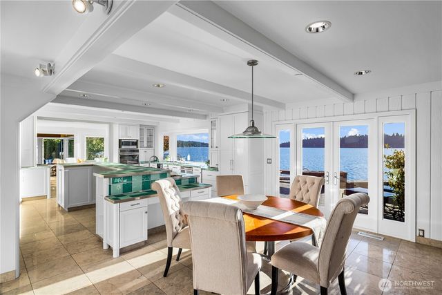 18 Holly Lane, Mercer Island, WA 98040