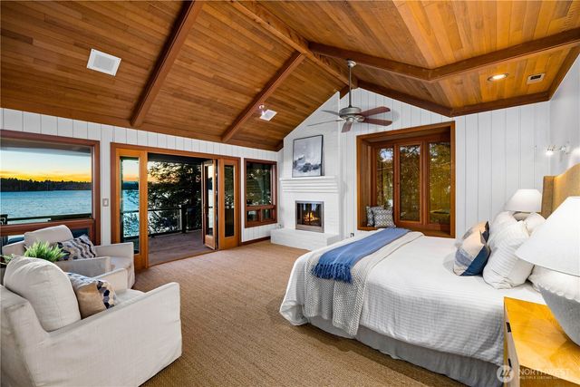 18 Holly Lane, Mercer Island, WA 98040