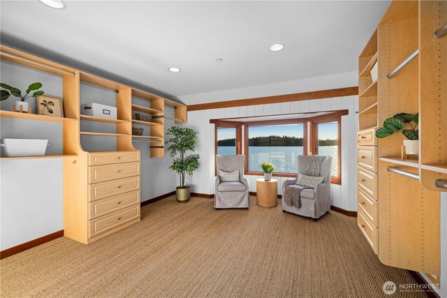 18 Holly Lane, Mercer Island, WA 98040