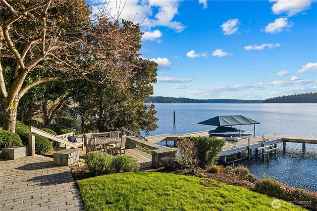 18 Holly Lane, Mercer Island, WA 98040