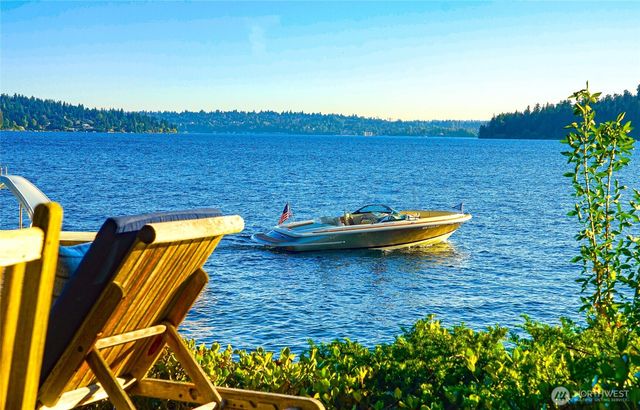 18 Holly Lane, Mercer Island, WA 98040