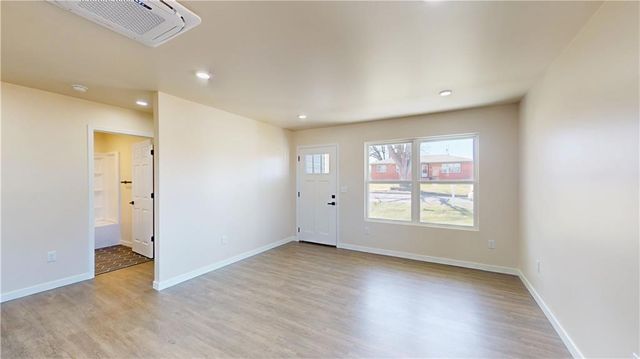 426 N Elizabeth Street, Nevada, MO 64772