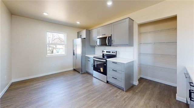 426 N Elizabeth Street, Nevada, MO 64772