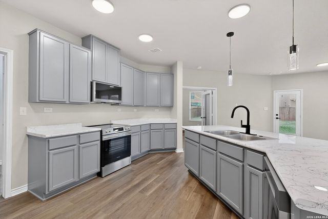 3520 Under Par, San Antonio, TX 78245