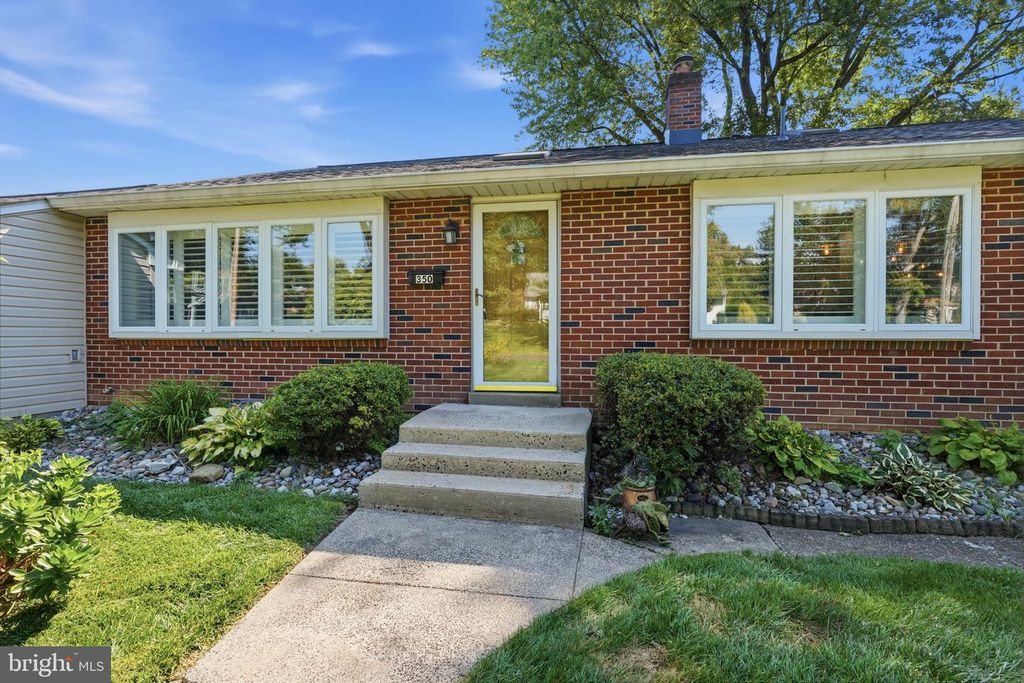 350 SUMMIT AVE, LANGHORNE, PA 19047 — photo 4