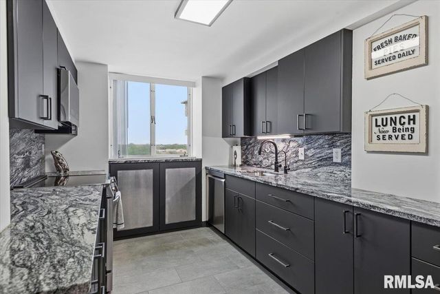 718 S 7th St Unit 1000, Springfield, IL 62703