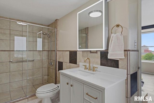 718 S 7th St Unit 1000, Springfield, IL 62703