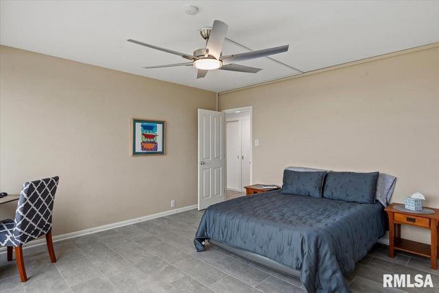 718 S 7th St Unit 1000, Springfield, IL 62703