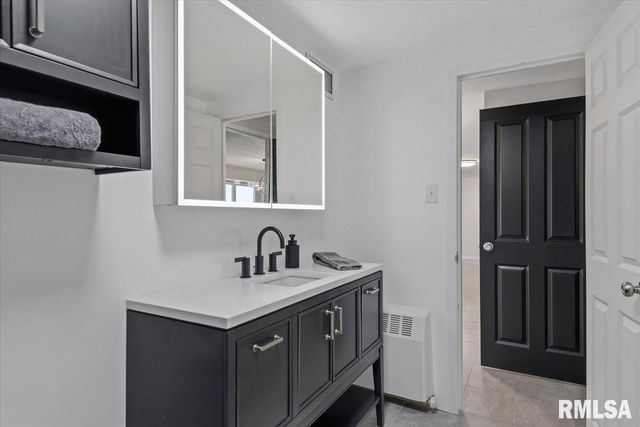 718 S 7th St Unit 1000, Springfield, IL 62703