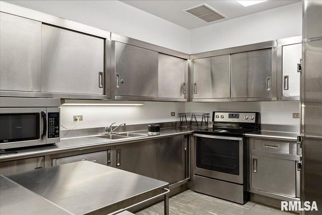718 S 7th St Unit 1000, Springfield, IL 62703