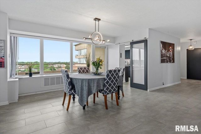 718 S 7th St Unit 1000, Springfield, IL 62703
