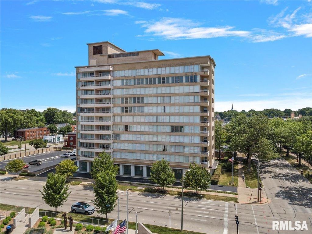 718 S 7th St Unit 1000, Springfield, IL 62703