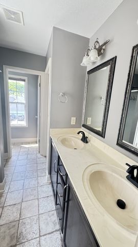 688 Fox Trail Ct, Clarksville, TN 37040