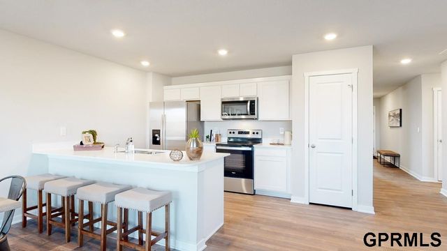 13305 S 66TH Avenue, Papillion, NE 68133