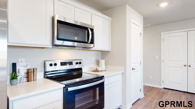 13305 S 66TH Avenue, Papillion, NE 68133