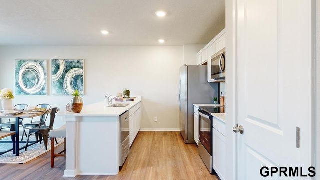 13305 S 66TH Avenue, Papillion, NE 68133