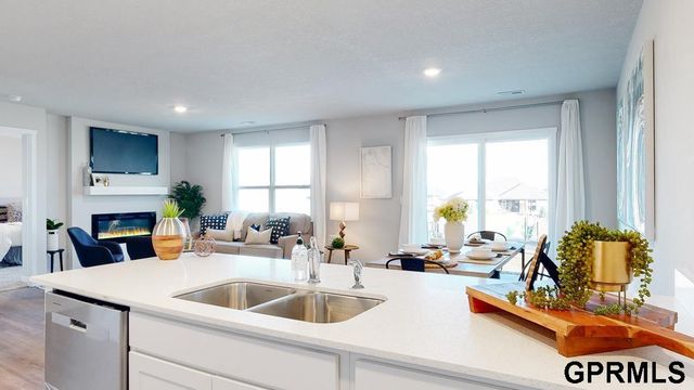 13305 S 66TH Avenue, Papillion, NE 68133