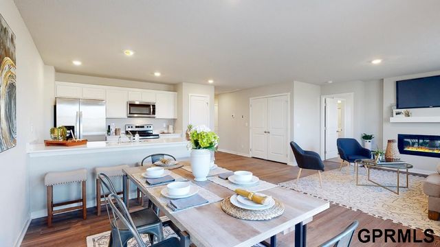13305 S 66TH Avenue, Papillion, NE 68133
