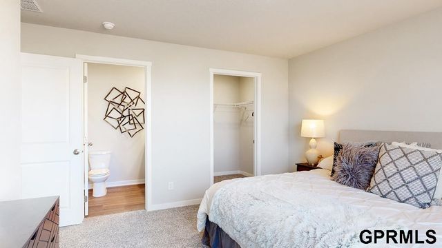 13305 S 66TH Avenue, Papillion, NE 68133