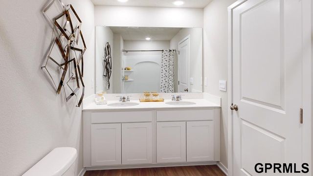 13305 S 66TH Avenue, Papillion, NE 68133
