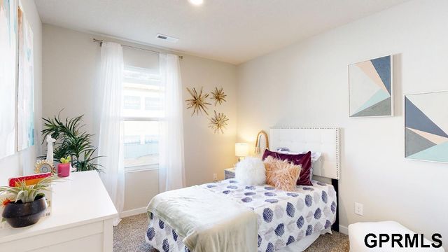 13305 S 66TH Avenue, Papillion, NE 68133