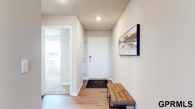 13305 S 66TH Avenue, Papillion, NE 68133
