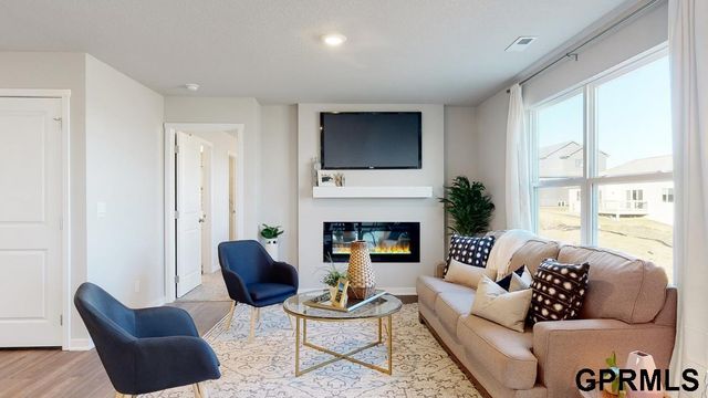13305 S 66TH Avenue, Papillion, NE 68133