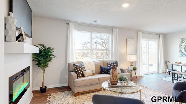 13305 S 66TH Avenue, Papillion, NE 68133