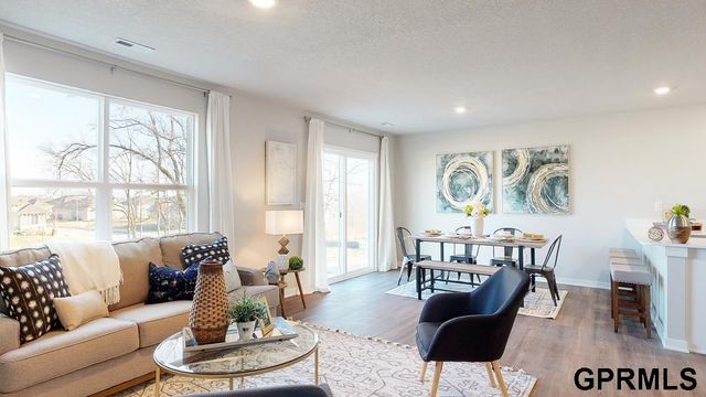 13305 S 66TH Avenue, Papillion, NE 68133