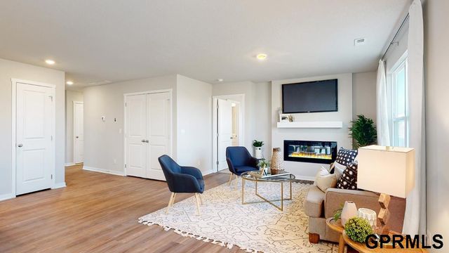 13305 S 66TH Avenue, Papillion, NE 68133