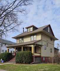 833 S Scoville Avenue, Oak Park, IL 60304