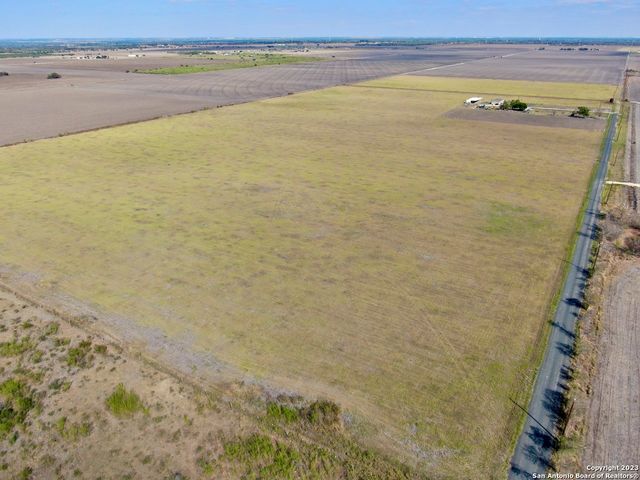 00 COUNTY ROAD 5717, Devine, TX 78016