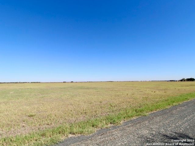 00 COUNTY ROAD 5717, Devine, TX 78016