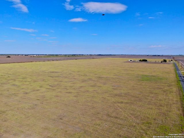 00 COUNTY ROAD 5717, Devine, TX 78016