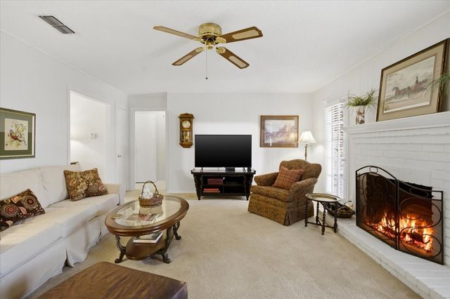 1117 Roaring Springs Road, Fort Worth, TX 76114