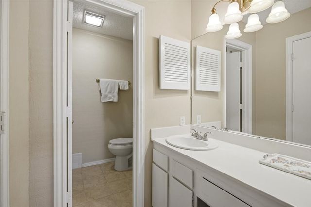 1117 Roaring Springs Road, Fort Worth, TX 76114