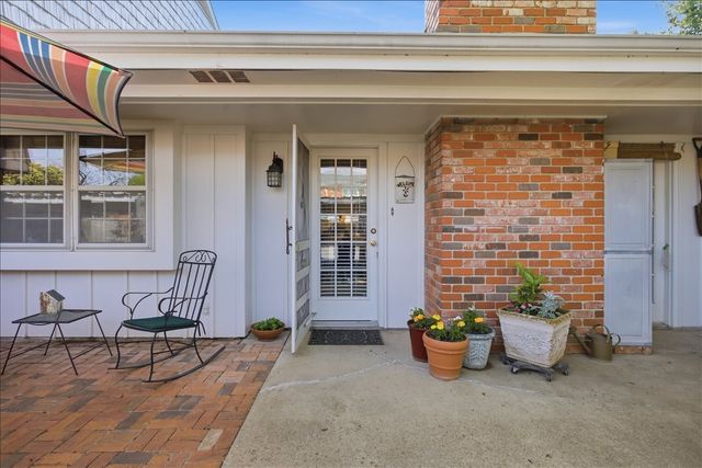 1117 Roaring Springs Road, Fort Worth, TX 76114