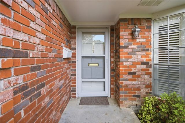 1117 Roaring Springs Road, Fort Worth, TX 76114