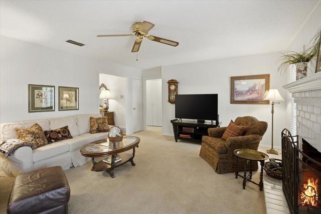 1117 Roaring Springs Road, Fort Worth, TX 76114