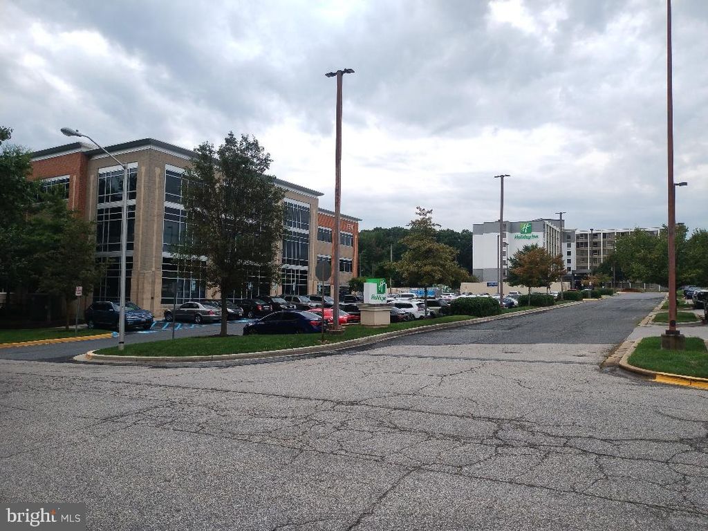 Image 11 of property listing at 7300 HANOVER DR #103, Greenbelt, MD 20770