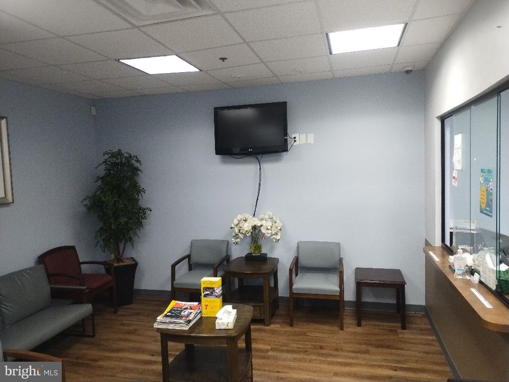 Image 16 of property listing at 7300 HANOVER DR #103, Greenbelt, MD 20770