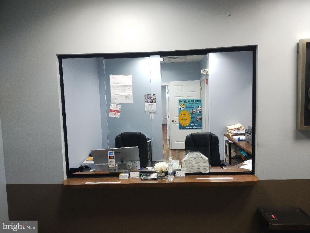 Image 18 of property listing at 7300 HANOVER DR #103, Greenbelt, MD 20770