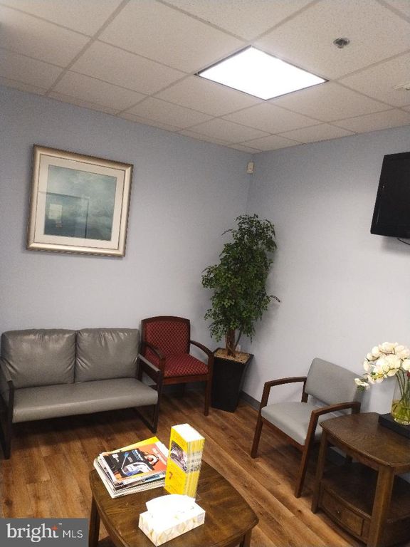 Image 22 of property listing at 7300 HANOVER DR #103, Greenbelt, MD 20770