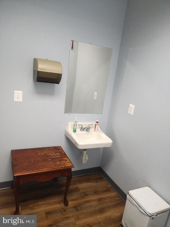 Image 34 of property listing at 7300 HANOVER DR #103, Greenbelt, MD 20770