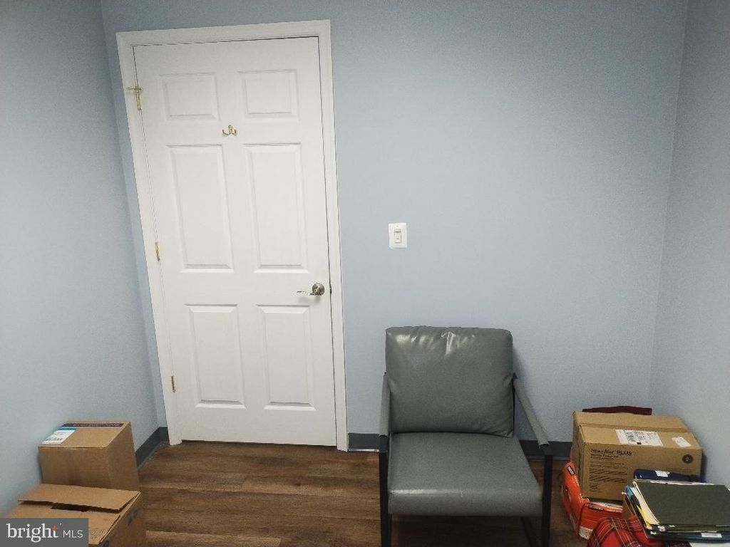 Image 35 of property listing at 7300 HANOVER DR #103, Greenbelt, MD 20770