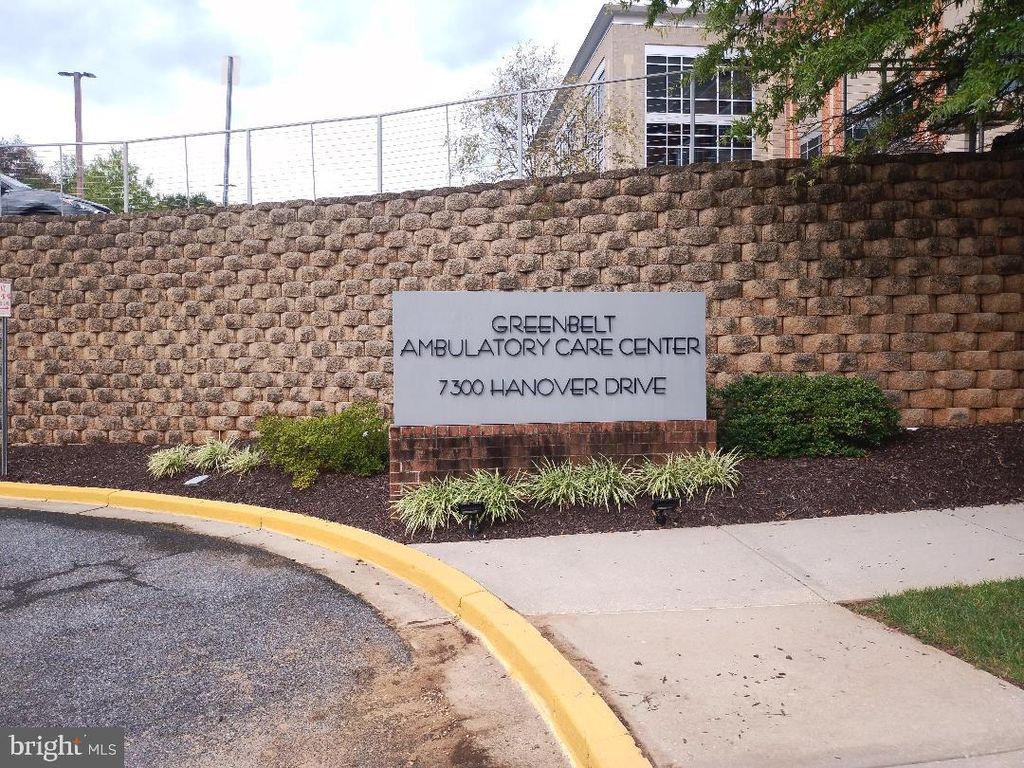 Image 4 of property listing at 7300 HANOVER DR #103, Greenbelt, MD 20770